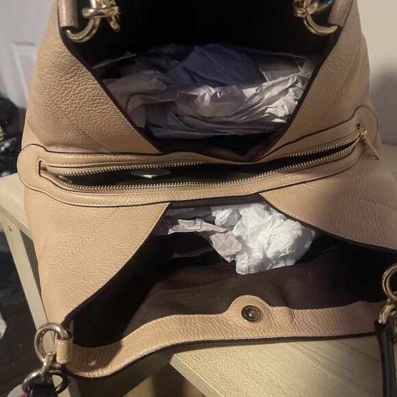 COACH LEXY LEATHER SHOULDER Bag Color Beechwood /black/light - Picture 5 of 8